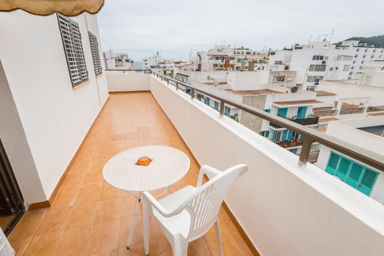 Apartments Niko Santa Eulària des Riu Exterior foto