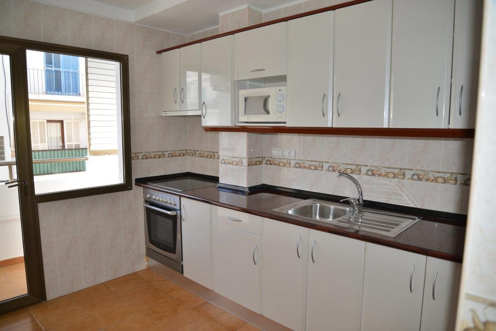 Apartments Niko Santa Eulària des Riu Zimmer foto